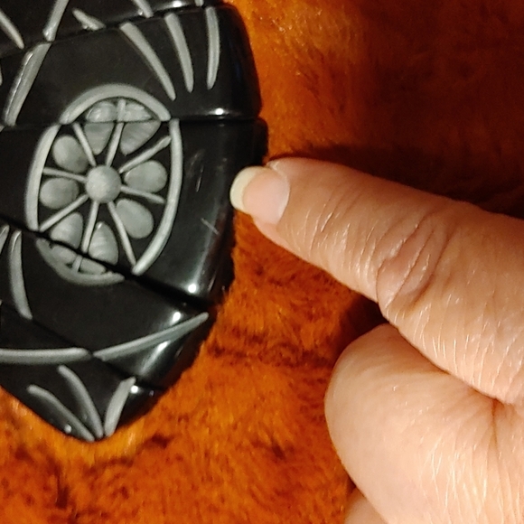 💚Black Etched Choker Necklace - Picture 3 of 5